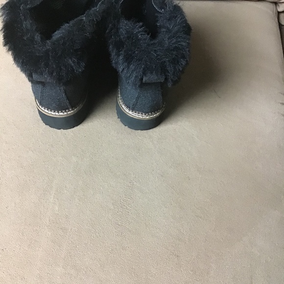 Boots - Picture 3 of 4